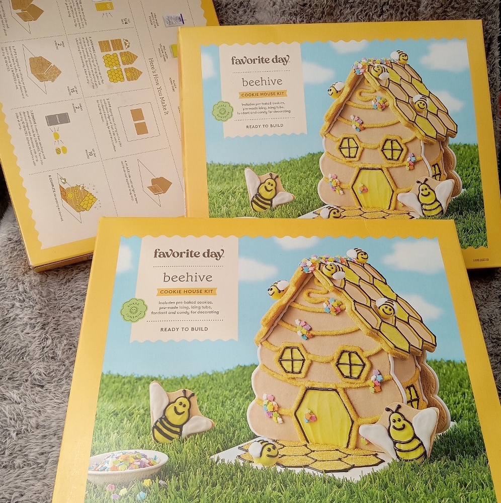 Favorite day beehive cookie kit